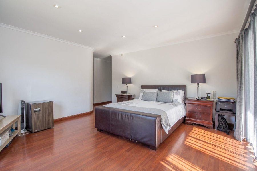 7 Bedroom Property for Sale in Constantia Western Cape